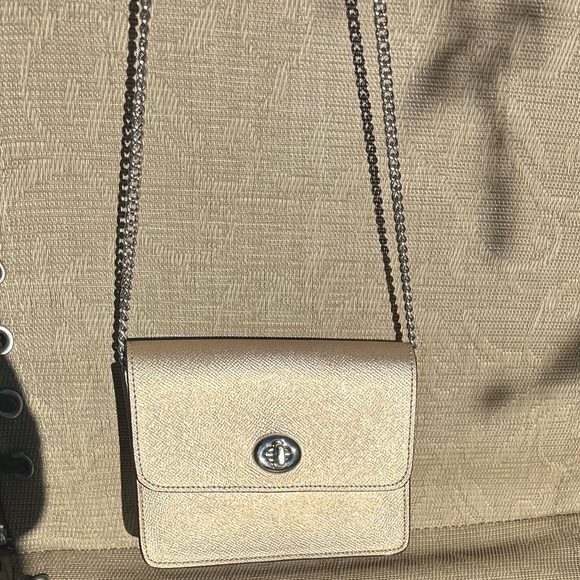 Coach Bowery crossbody. Gold with silver hardware and chain. VGC - Picture 2 of 15